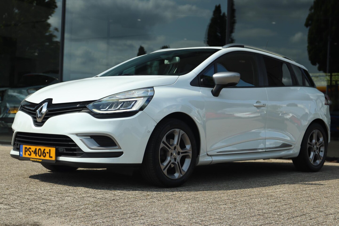 Renault Clio Estate - 0.9 TCE INTENS GT-LINE | LED | CAMERA | KEY-LESS | BASREFLEX | NAVI | CRUISE - AutoWereld.nl