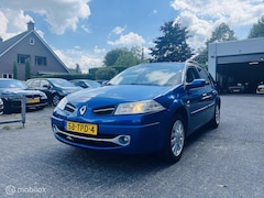 Renault Mégane Grand Tour - 1.6-16V Business Line Pano-dak / Airco / Trekhaak / Cruise