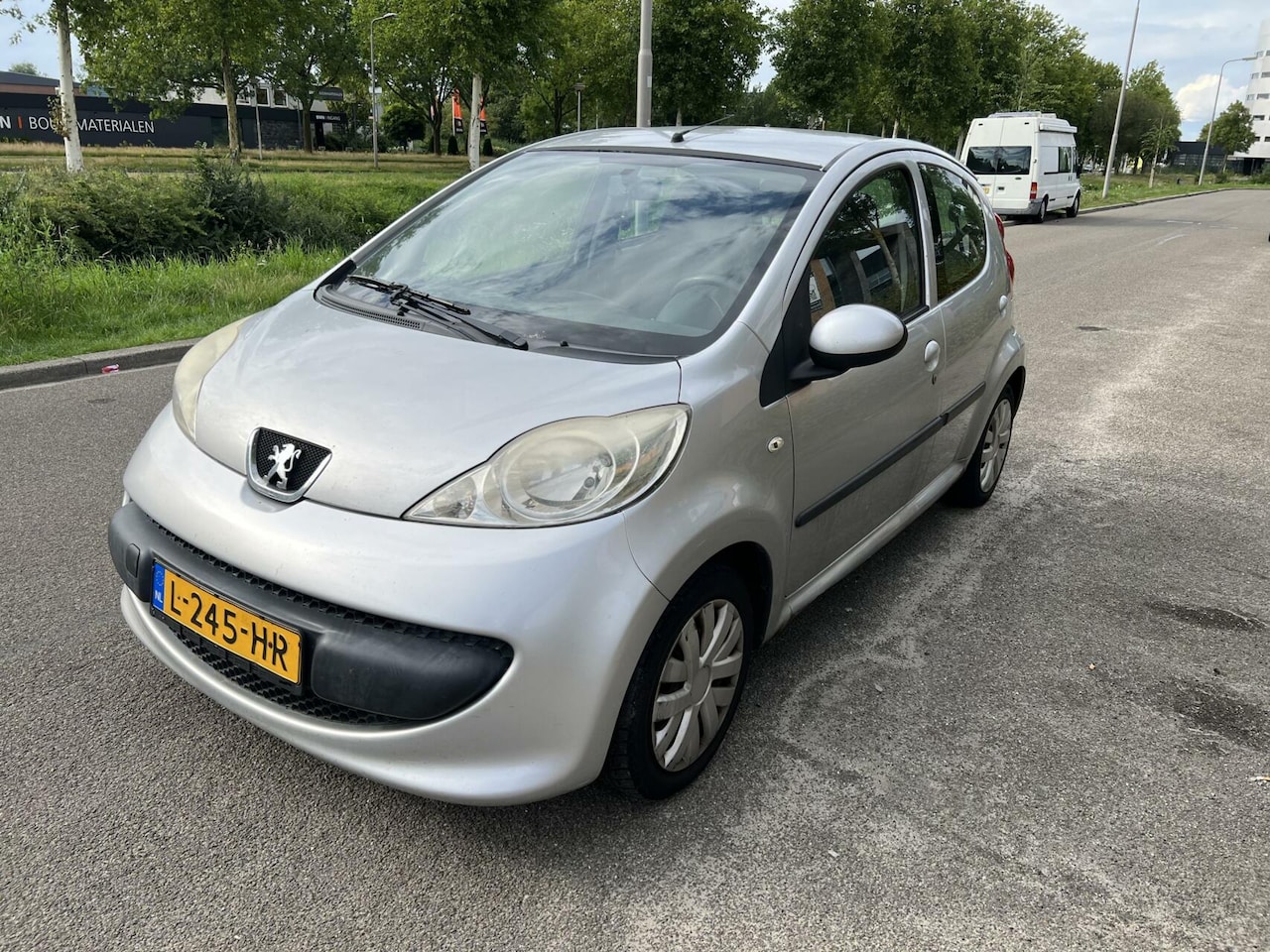 PEUGEOT 107