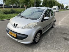 Peugeot 107 - 1.0-12V XR