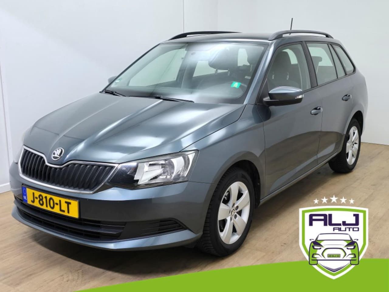 Skoda Fabia Combi - Occasion met airco en isofix | Tweedehands Skoda Fabia kleine stationwagen in antracietgri - AutoWereld.nl