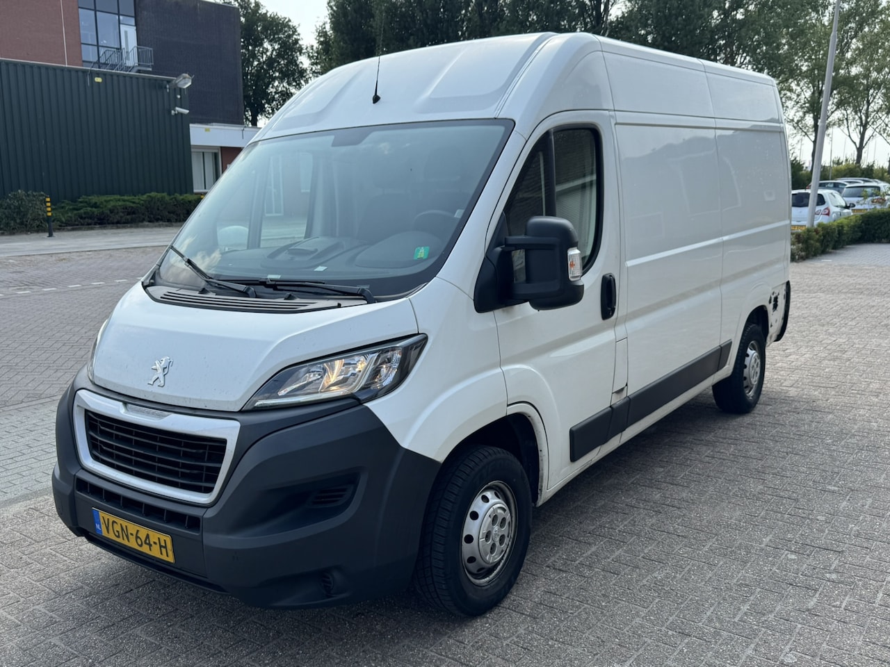 Peugeot Boxer - 335 2.2 BlueHDi 165 L2H2 Premium*Navi*Camera*Airco*EXPORT* - AutoWereld.nl
