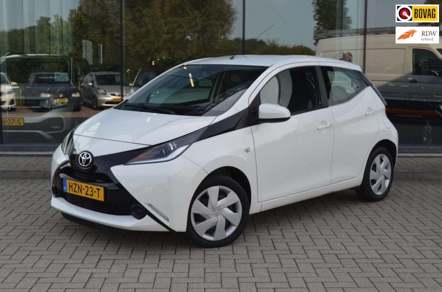 Toyota Aygo - 1.0 VVT-i x-play | Airco | Bluetooth - AutoWereld.nl