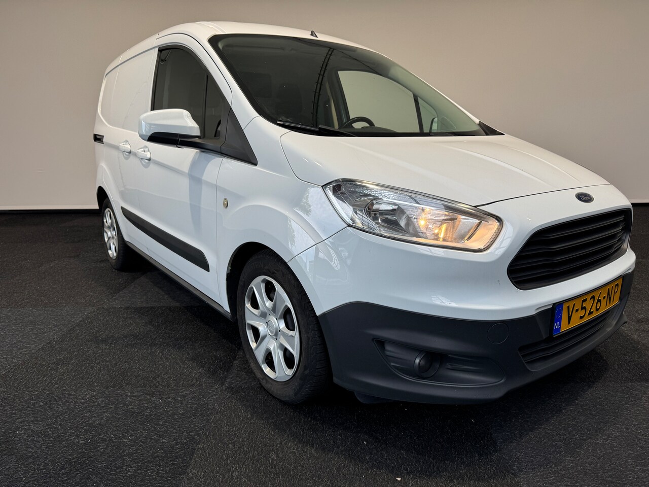 Ford Transit Courier - Transit Courier 1.5 TDCI 75pk Airco Euro 6 - AutoWereld.nl