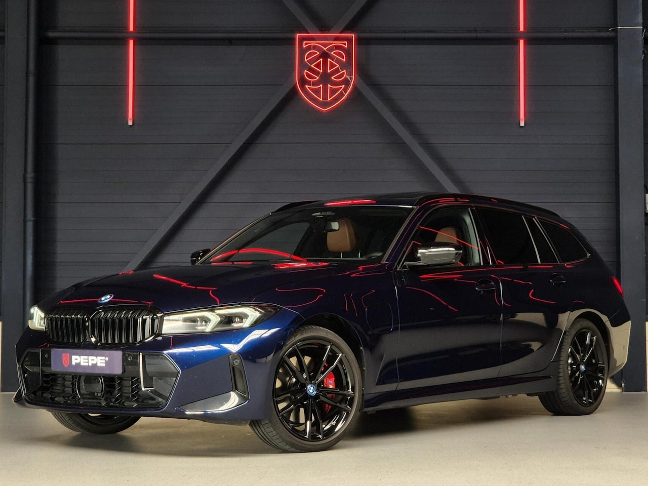 BMW 3-serie Touring - 330e xDrive M-Sport|PANO|HK|ACC|LASER|19 - AutoWereld.nl
