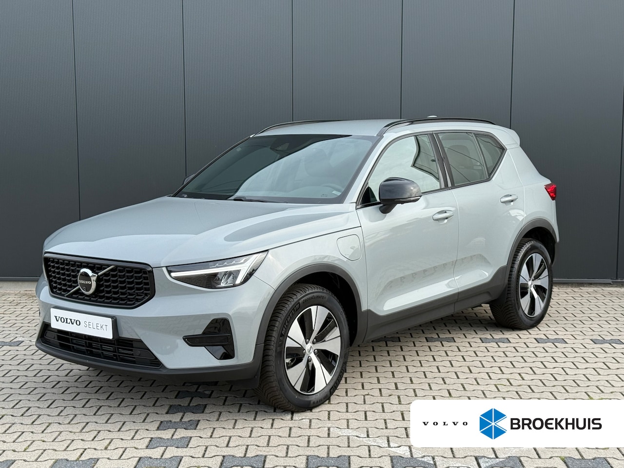 Volvo XC40 - 1.5 T4 Recharge Plus Dark | Trekhaak | 360 Camera | Adaptieve Cruise Control | Harman Kard - AutoWereld.nl