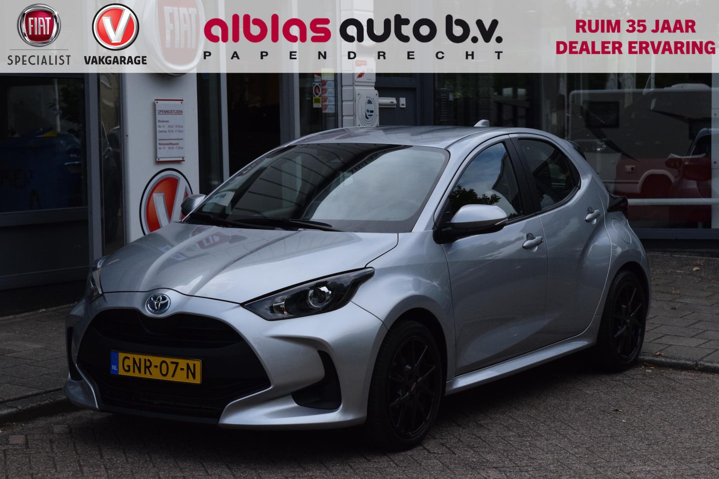 Toyota Yaris - 1.5 Hybrid Active|Nav|Cam.|17"|Stoelverw. - AutoWereld.nl