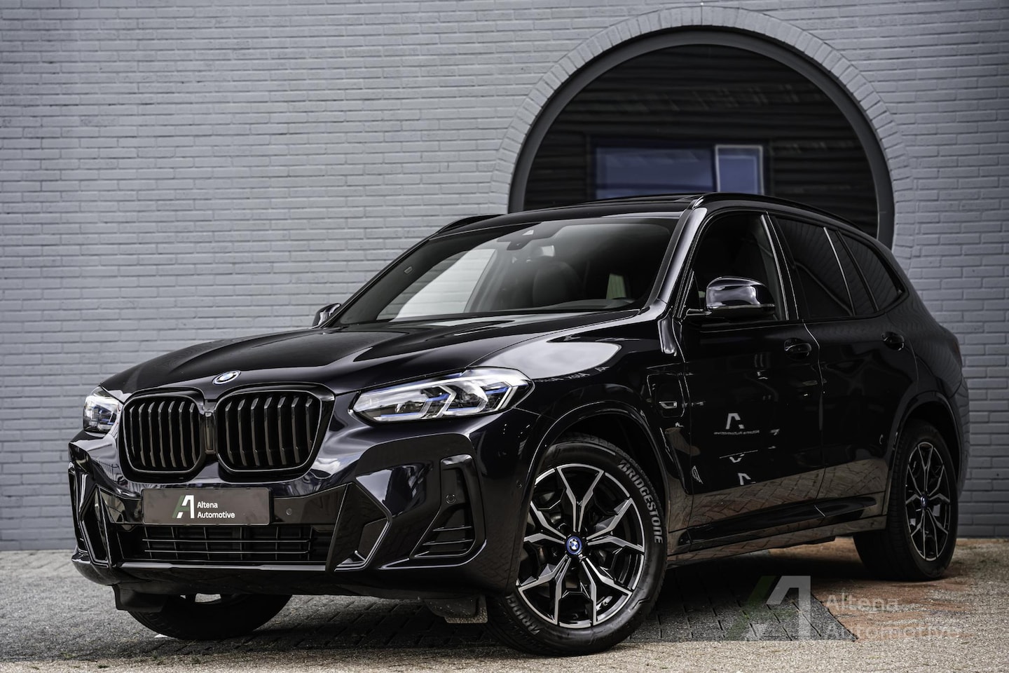BMW X3 - xDrive30e M-sport, panoramadak, head-up, comfort acces, camera, hifi - AutoWereld.nl