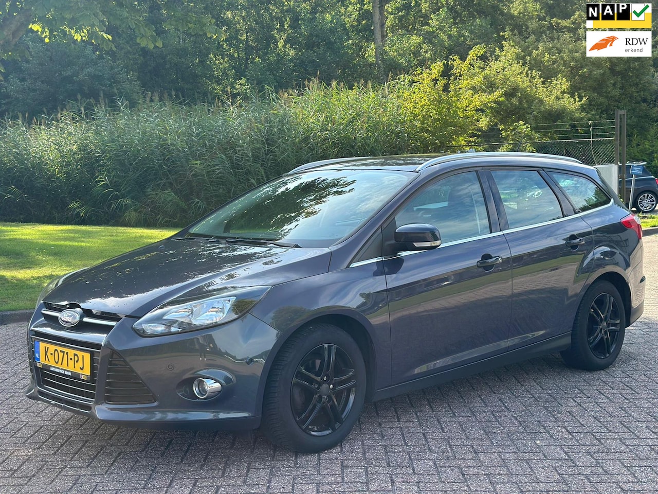 Ford Focus Wagon - 1.0 EcoBoost Trend/APPLE CARPLAY/AIRCO/CRUISE/PARKEERSENS VOOR-ACHTER - AutoWereld.nl
