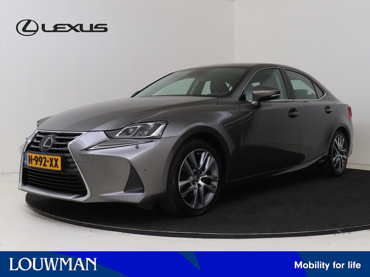 Lexus IS - 300h Hybrid Business Line Pro | Premium Navigatie | Safety System | Quad LED | - AutoWereld.nl