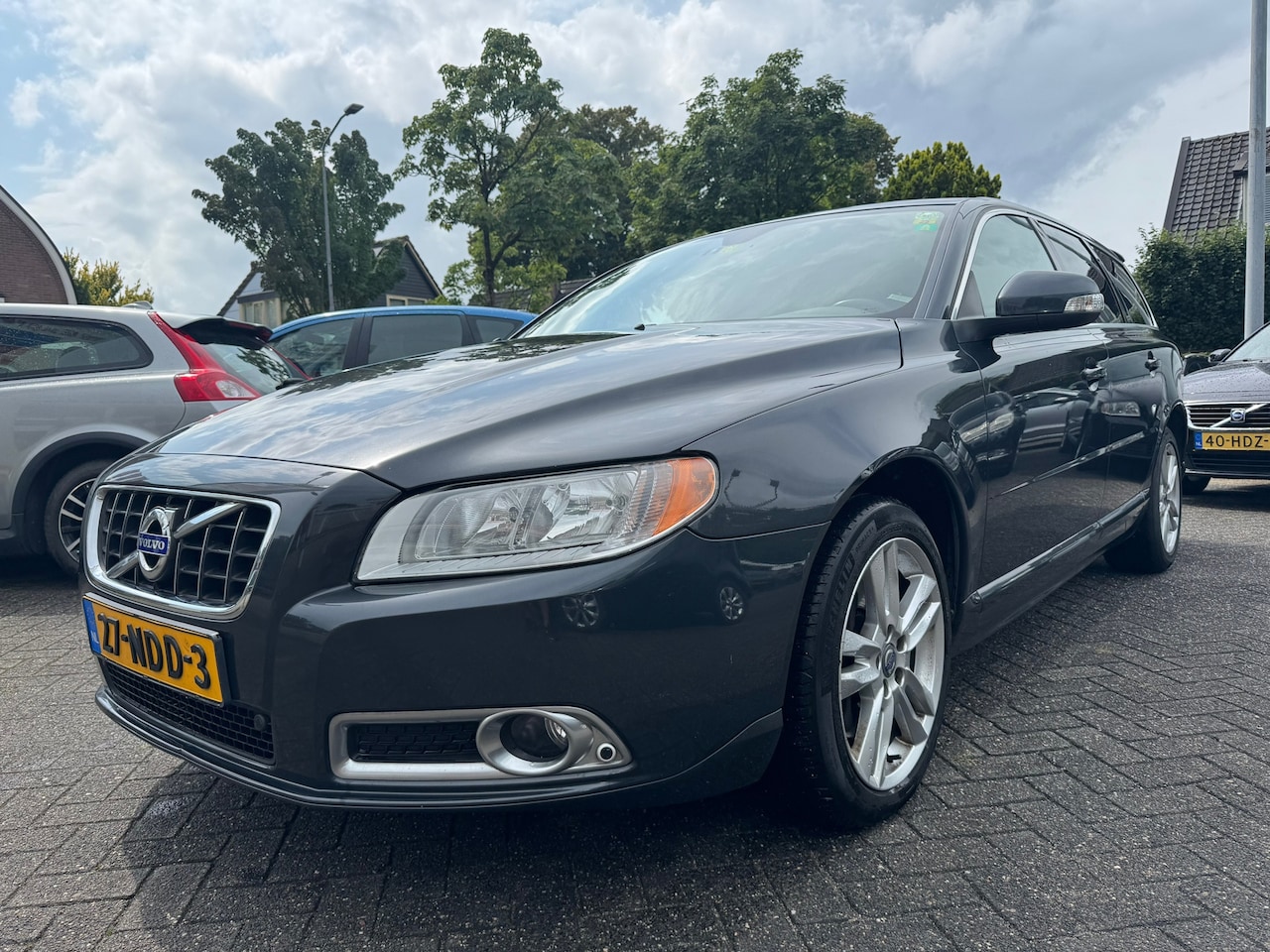 Volvo V70 - 2.0T Kinetic 2.0T Kinetic 203pk,Apk 11/8/26,Airco,Cruise,Navi,Nap,Trekhaak - AutoWereld.nl