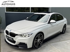 BMW 3-serie - 328i 245pk Automaat Executive M-Performance Schuifdak 20" LMV Sportuitlaat Xenon Navigatie