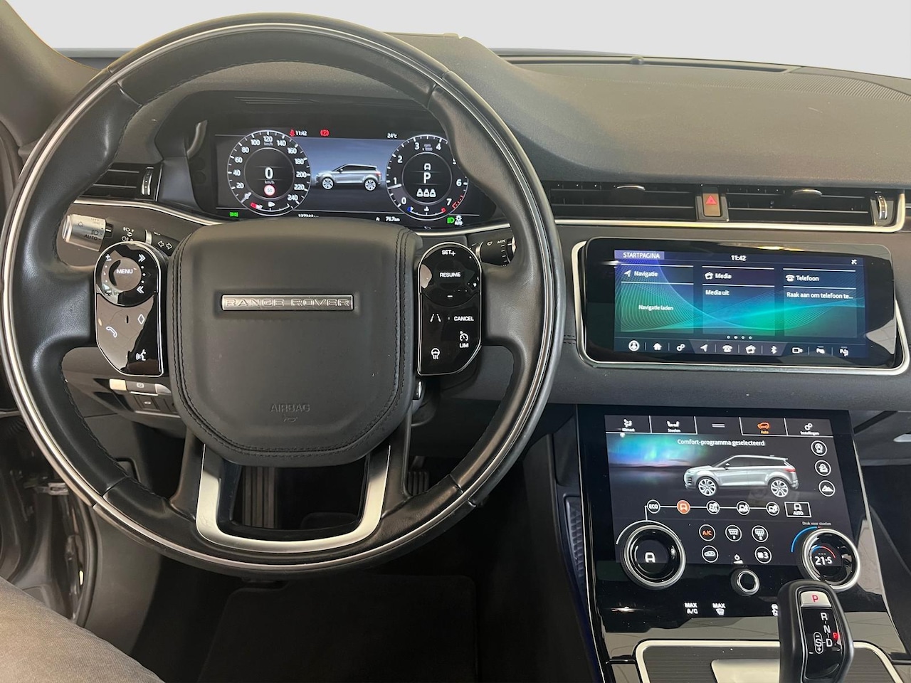 Land Rover Range Rover Evoque - 2.0 P250 AWD R-Dynamic SE | Pano | Trekhaak | Vol leer | 2e set wielen |