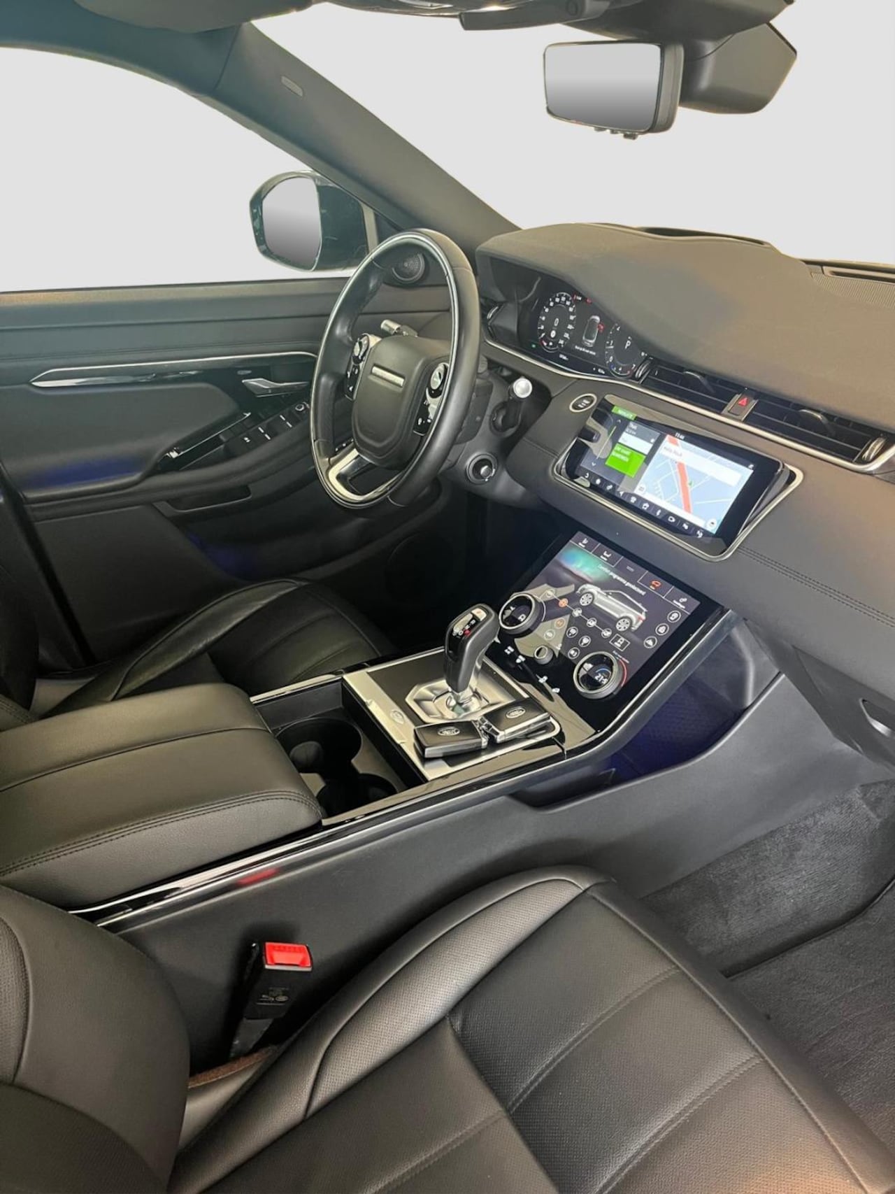 Land Rover Range Rover Evoque - 2.0 P250 AWD R-Dynamic SE | Pano | Trekhaak | Vol leer | 2e set wielen |