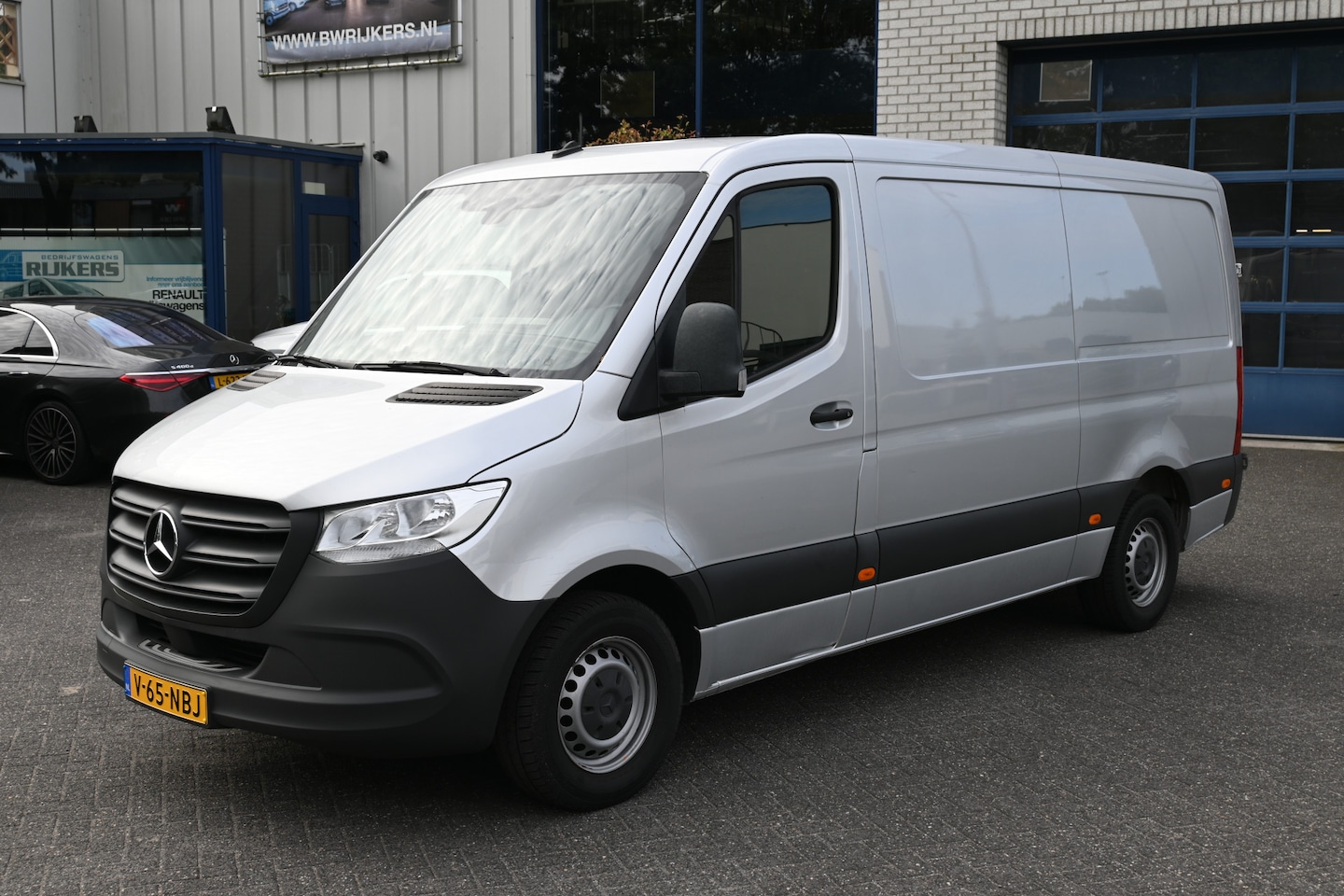 Mercedes-Benz Sprinter - 316 CDI L2H1 MBUX met navigatie en camera, Trekhaak, Standkachel - AutoWereld.nl