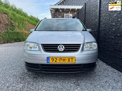 Volkswagen Touran - 1.6-16V FSI Athene automaat 7 personen