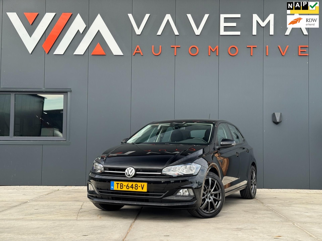 Volkswagen Polo - 1.0 TSI Comfortline Business 2018 Automaat Airco Carplay Trekhaak 5 Deurs Navigatie Adapti - AutoWereld.nl