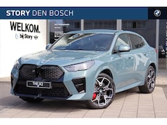 BMW iX2 - eDrive20 M Sport / Trekhaak / Sportstoelen / Achteruitrijcamera / Adaptieve LED / M Adapti