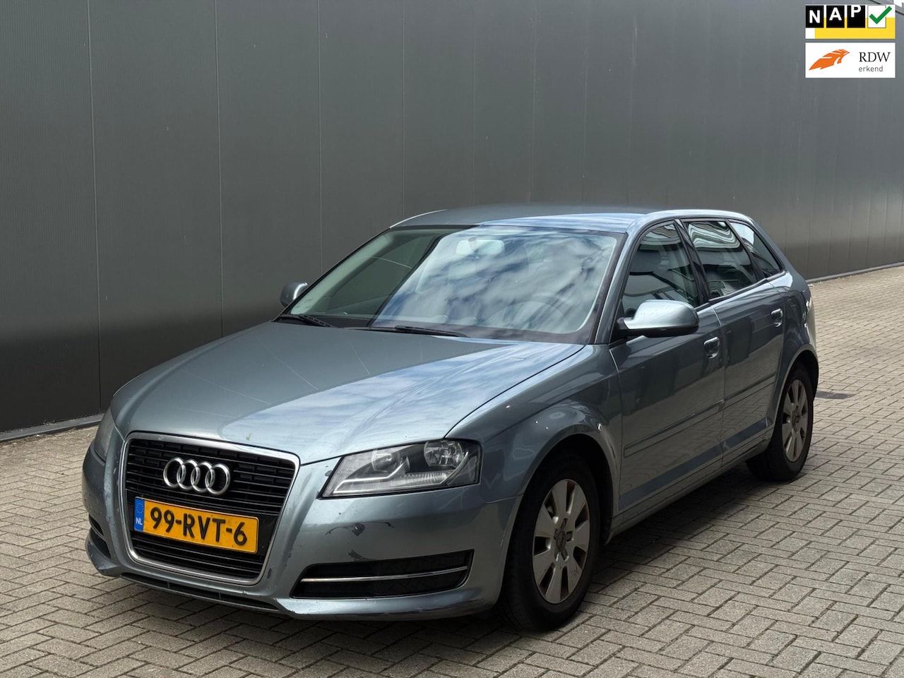 Audi A3 Sportback - 1.6 TDI Attraction Business Edition 1.6 TDI Attraction Business Edition - AutoWereld.nl