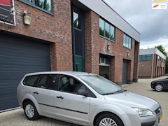Ford Focus Wagon - 1.6-16V Champion