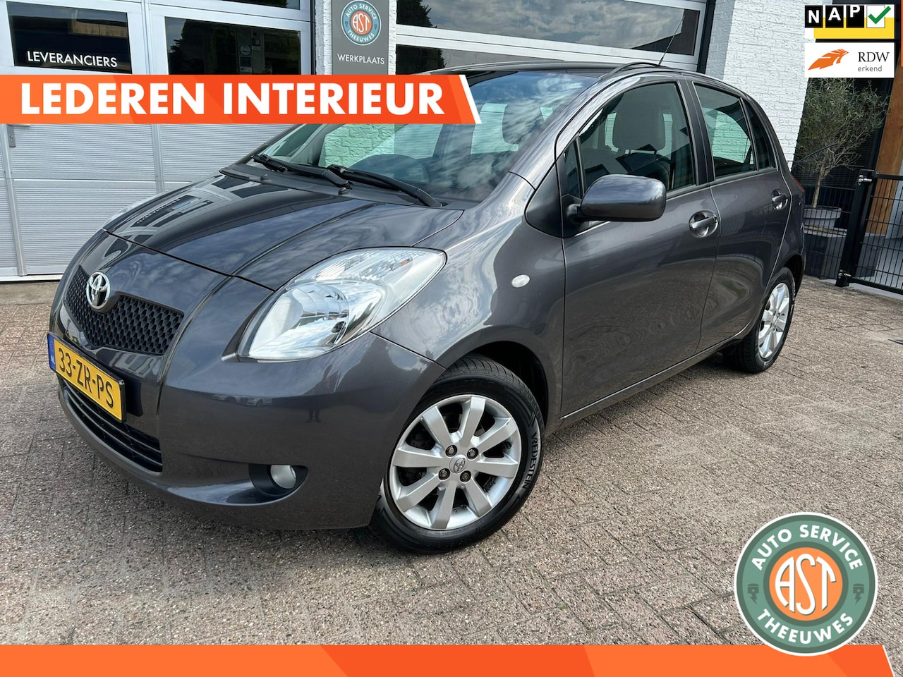 Toyota Yaris - 1.3 VVTi Executive NAVI|LEER|AIRCO|NAP - AutoWereld.nl