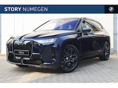 BMW iX - xDrive60 M Sport / Panoramadak / Trekhaak / Stoelventilatie / Bowers & Wilkins / Parking A