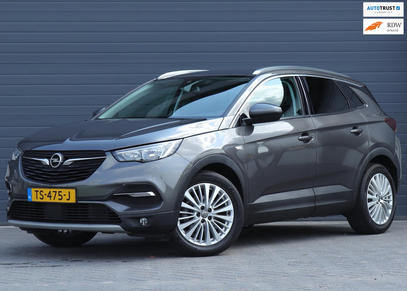 Opel Grandland X - 1.2 Turbo Carplay / Camera / Keyless - AutoWereld.nl