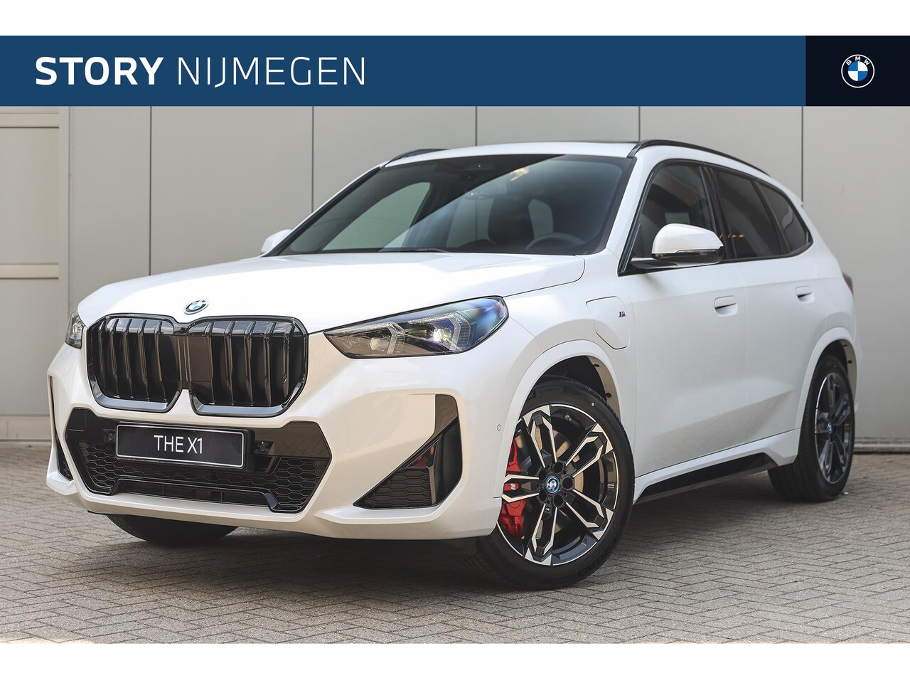 BMW X1 - xDrive25e M Sport Automaat / Panoramadak / Sportstoelen / Achteruitrijcamera / M Adaptief - AutoWereld.nl