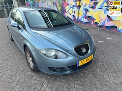 SEAT Leon - 2.0 FSI Stylance digitale airco goed onderhouden 6 versnellingen rijd heerlijk nette auto