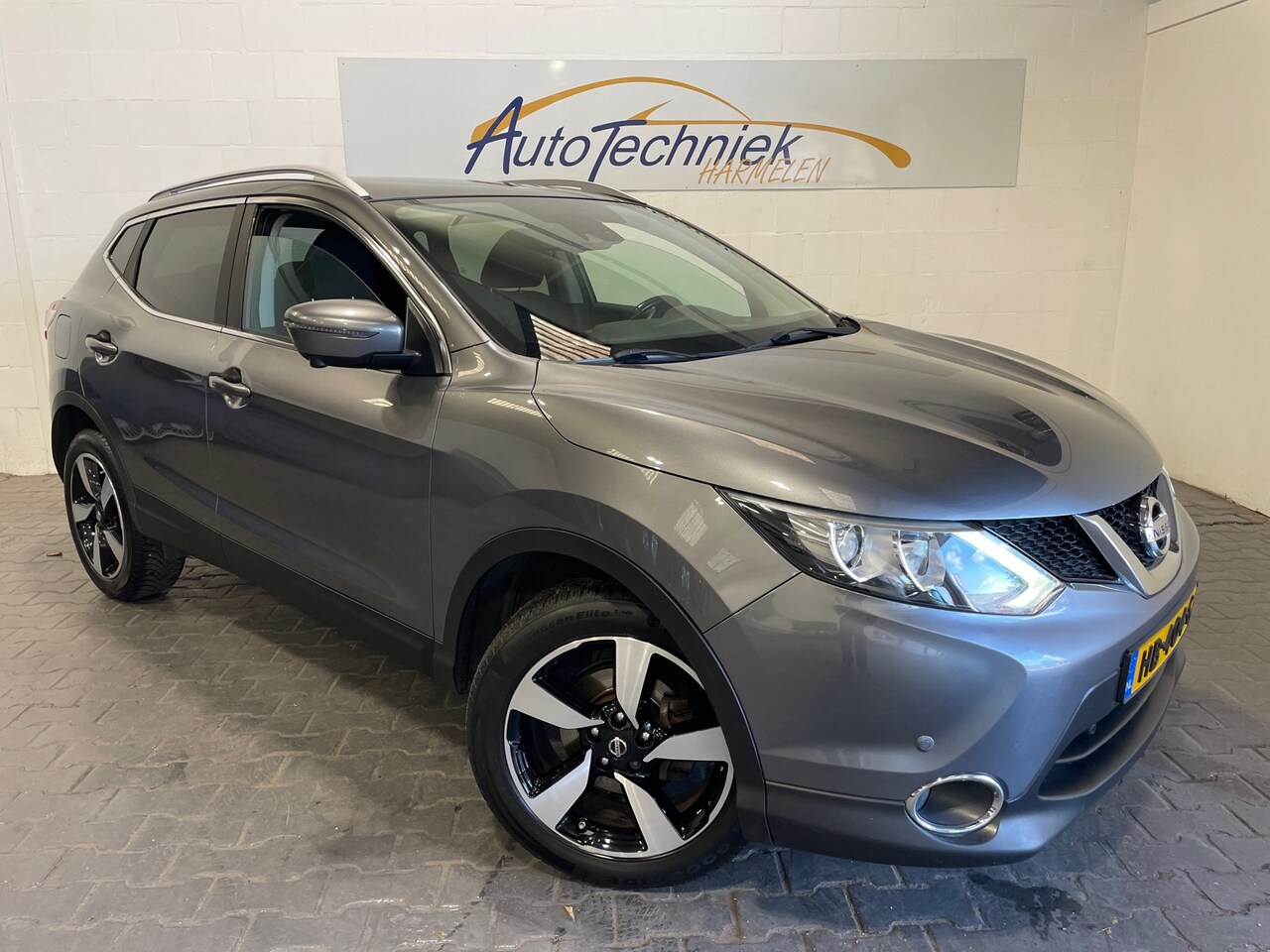 Nissan Qashqai - 1.2 Connect *Pano*Nieuwe Ketting*NL-Auto* - AutoWereld.nl