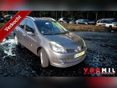 Renault Clio Estate - 1.2 TCE Corporate NAP AIRCO LEUKE GEZINSAUTO