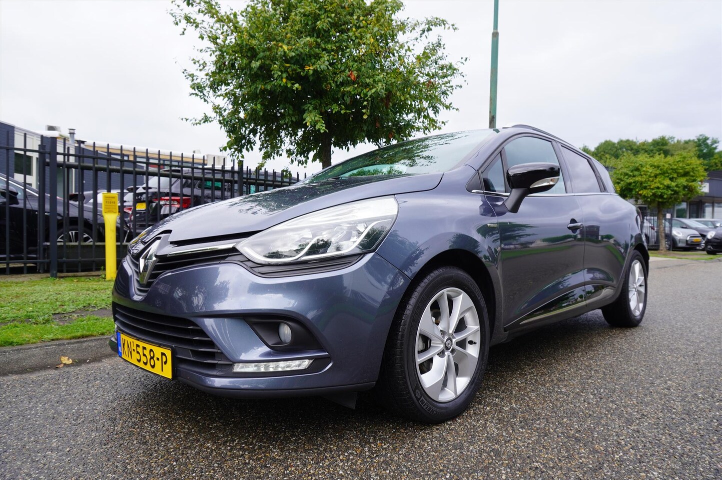 Renault Clio - Energy TCe 90pk S&S Limited AIRCO Trekhaak Navigatie - AutoWereld.nl