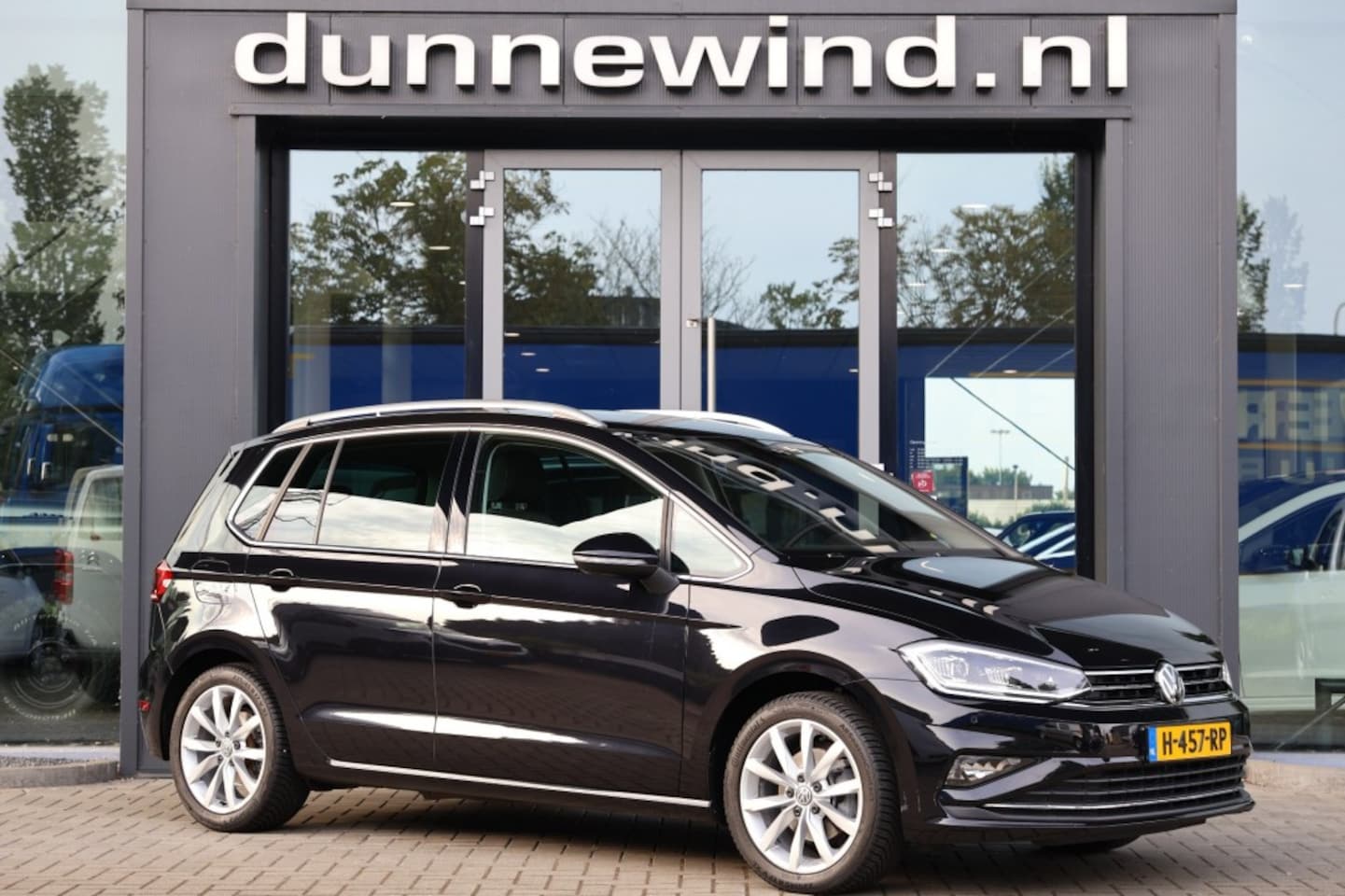 Volkswagen Golf Sportsvan - 1.5 TSI LED*TREKHAAK*1ste EIGENAAR*CARPLAY*NAVIGATIE*CRUISE - AutoWereld.nl