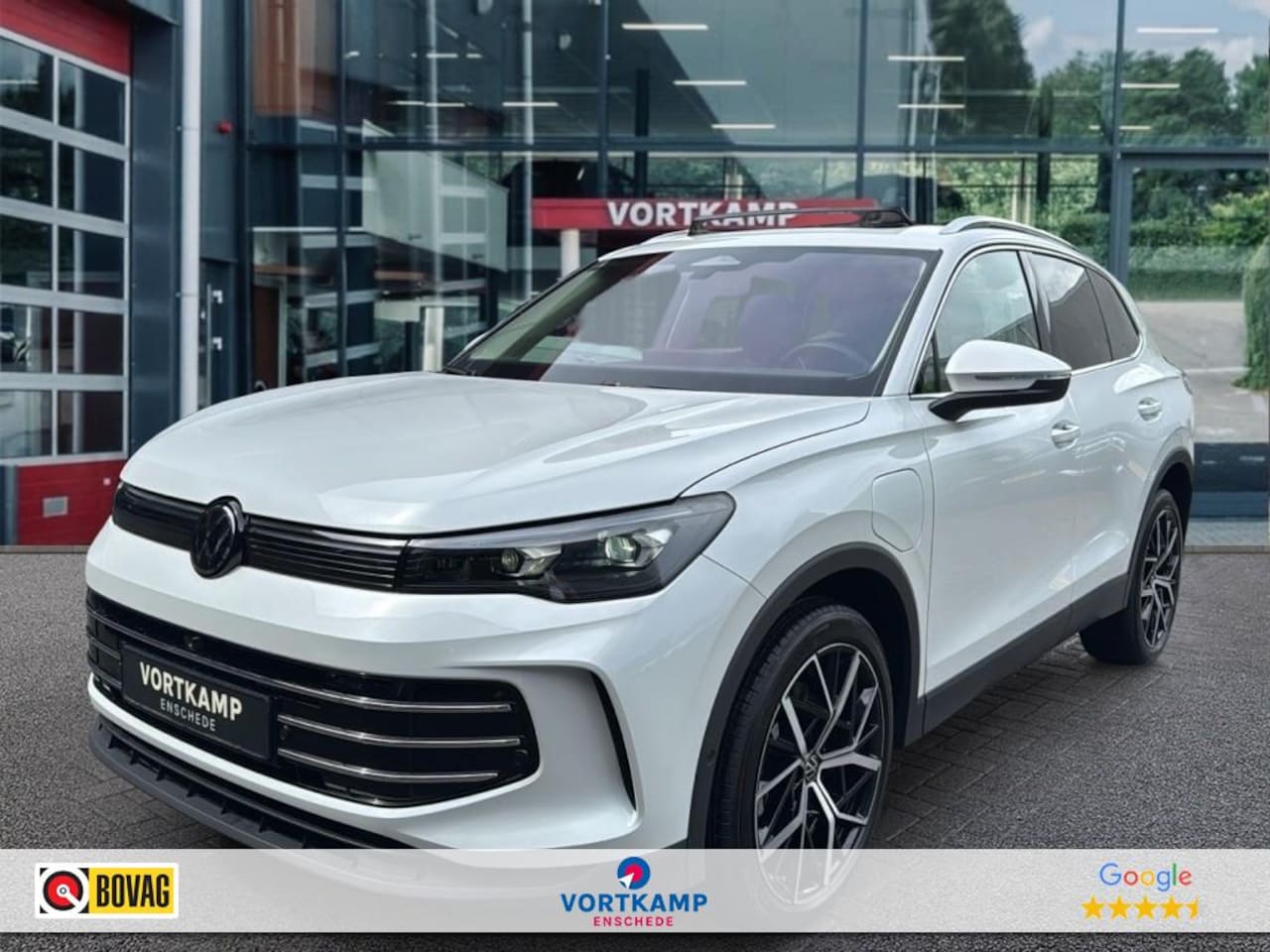 Volkswagen Tiguan - 1.5 TSI E-HYBRID ELEGANCE PANO-DAK/TREKHAAK/CAMERA/NAVI/ACC/STOELVERW - AutoWereld.nl