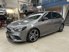 Mercedes-Benz B-klasse - B200 163PK 7G-DCT Business Solution AMG | Navigatie | Camera | Apple carplay / Android aut