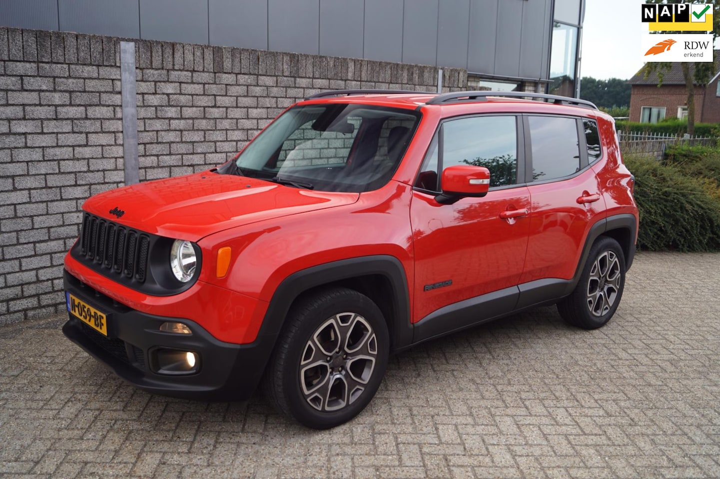 Jeep Renegade - 1.6 E-Torq Night Eagle II Navi Clima Sportstoelen Cruise 4x Elektrische Ramen PDC LMV 18 T - AutoWereld.nl
