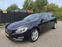 Volvo V60 - 2.4 D6 Twin Engine Summum Schuifdak/Leer/Led/Camera