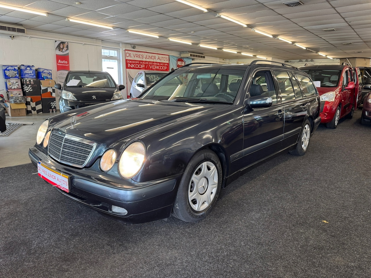 Mercedes-Benz E-klasse Combi - 200 K. Classic. Automaat, cruise control, airco en net nog een beurtje gehad! - AutoWereld.nl