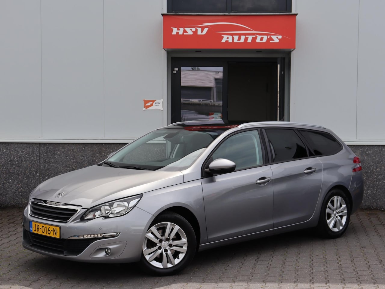 Peugeot 308 SW - 1.2 PureTech Blue Lease Executive 1.2 PureTech Blue Lease Executive - AutoWereld.nl