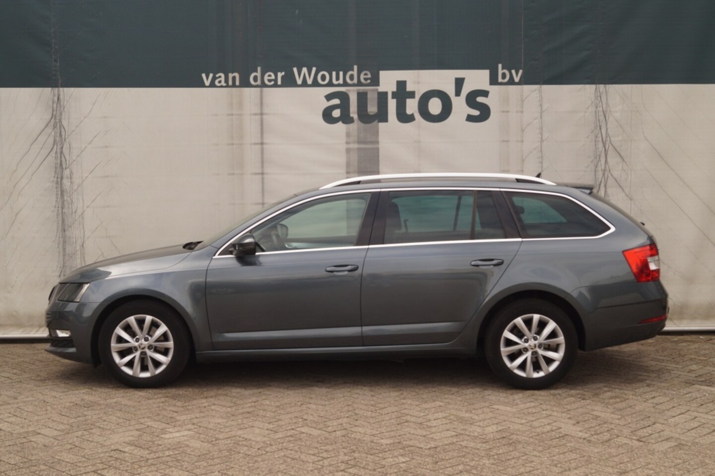 Skoda Octavia Combi - 1.0 TSI Ambition Business Upgrade -NAVI-ECC- - AutoWereld.nl