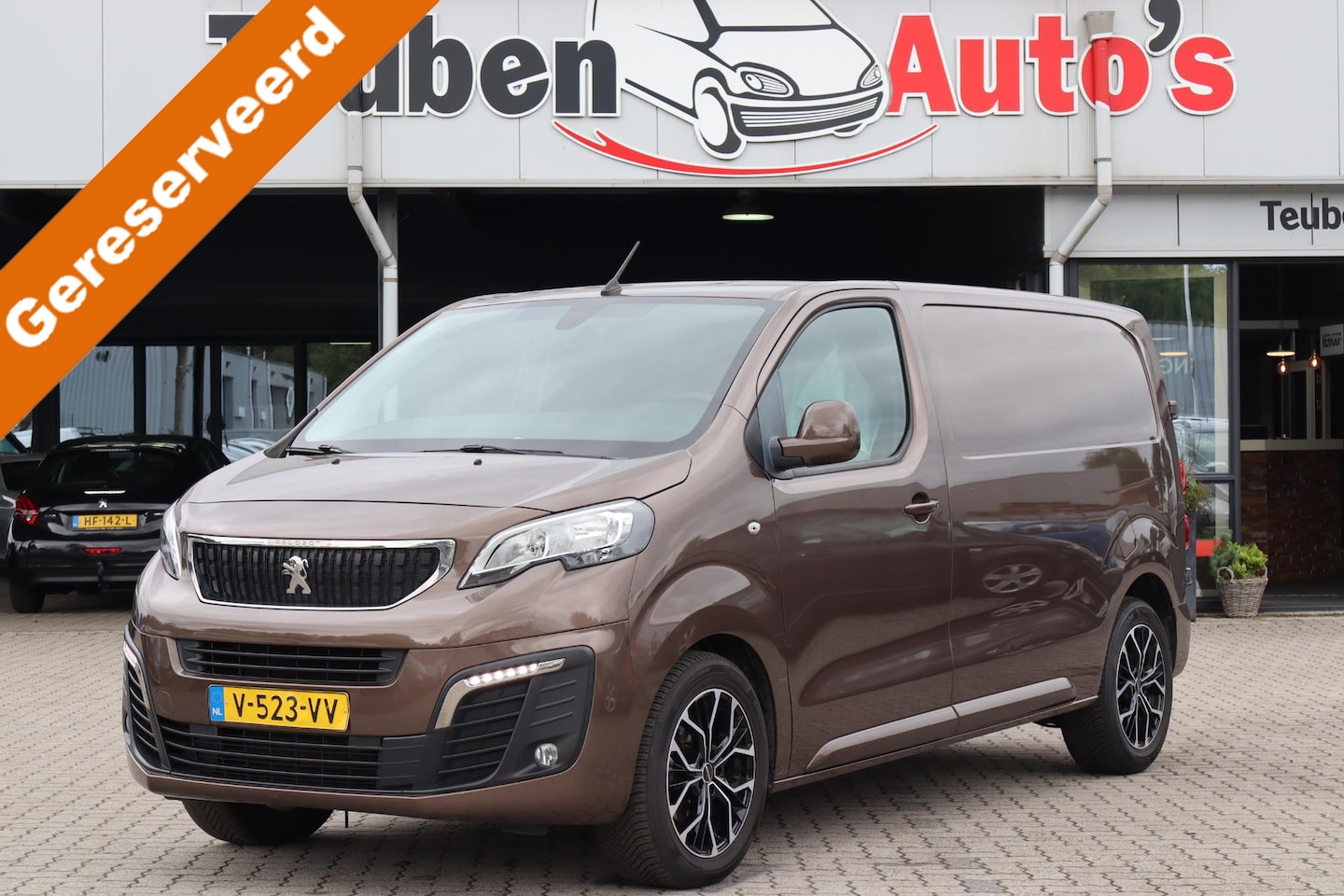 Peugeot Expert - 231S 2.0 BlueHDI 120 Premium Pack Navigatie, Apple Carplay, Bijrijdersbank, Trekhaak, Airc - AutoWereld.nl