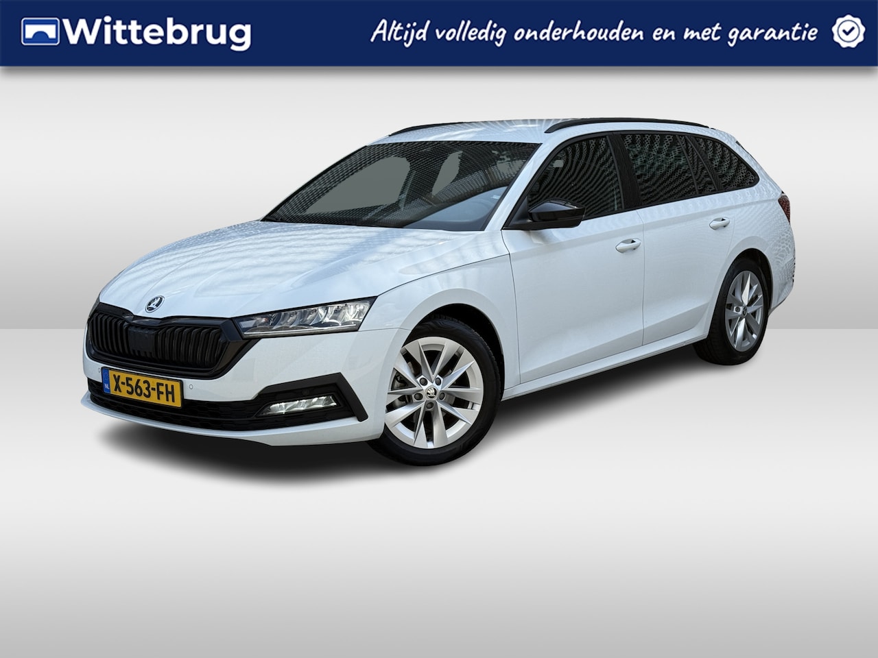 Skoda Octavia Combi - 1.5 e-TSI Sport Business / Trekhaak Elek. / 17" LMV / Navi / LED / Stoelverwarming / Garan - AutoWereld.nl