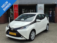 Toyota Aygo - 1.0 VVT-i X-PLAY CAMERA AIRCO BLUETOOTH EL-RAMEN/SPIEGELS NL-AUTO LAGE KM-STAND