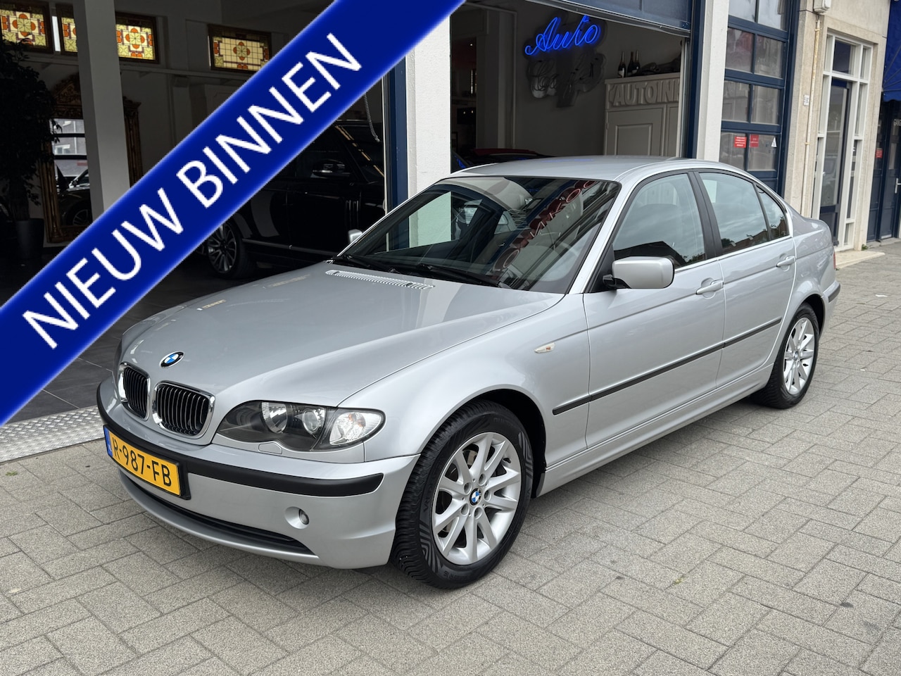 BMW 3-serie - 320i SPECIAL EXECUTIVE. 1 EIGENAAR +NIEUWSTAAT+ - AutoWereld.nl