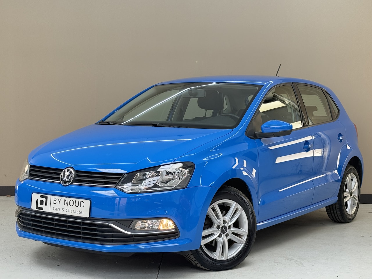 Volkswagen Polo - 1.2 TSI Comfortline 1.2 TSI Comfortline, 90Pk, 2015 2de eigenaar, Bluetooth audio, Airco, Elektrische ramen, R - AutoWereld.nl