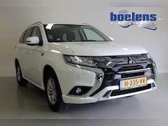 Mitsubishi Outlander - 2.4 PHEV Pure | AFN-TRHAAK | CLIMA | STOEL-VERW | CAMERA | NAVIGATIE | D-GLAS | KEYLESS |