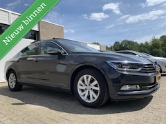Volkswagen Passat - 1.4 TSI Highline Automaat Panodak Carplay LED Keyless Head-up Display Elektrische pakket