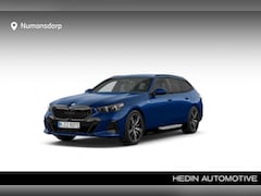 BMW 5-serie Touring - 530e | Indiv. Interlagos Blue | M-Sport Pro | 20'' | Comfortstoel. | Park. + Driv. Plus |