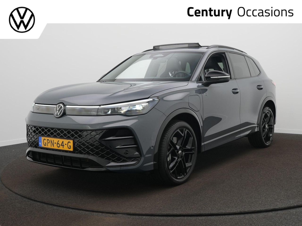 Volkswagen Tiguan - 1.5 eHybrid R-Line Business Panoramadak | Zwart optiek - AutoWereld.nl