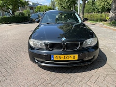BMW 1-serie - 116i Corporate Business Line Nieuwe remblokken en schijven voor en achter